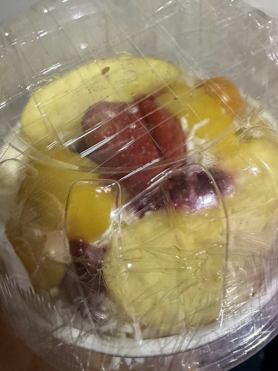 Sí reclamé la ensaladita de frutas por dar fav ✌🏽