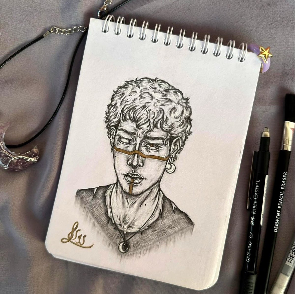 _rowa3n_'s tweet photo. me vs my art https://t.co/q5r9EJq4wZ