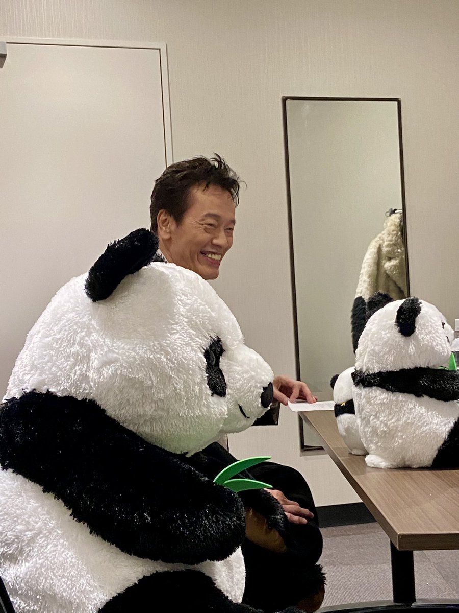 enken_enstower's tweet photo. #パンダのすごい世界 
絶賛公開中！
今日は舞台挨拶だったので
🐼🐼🐼とずっと一緒でした https://t.co/jOdmYOviAI