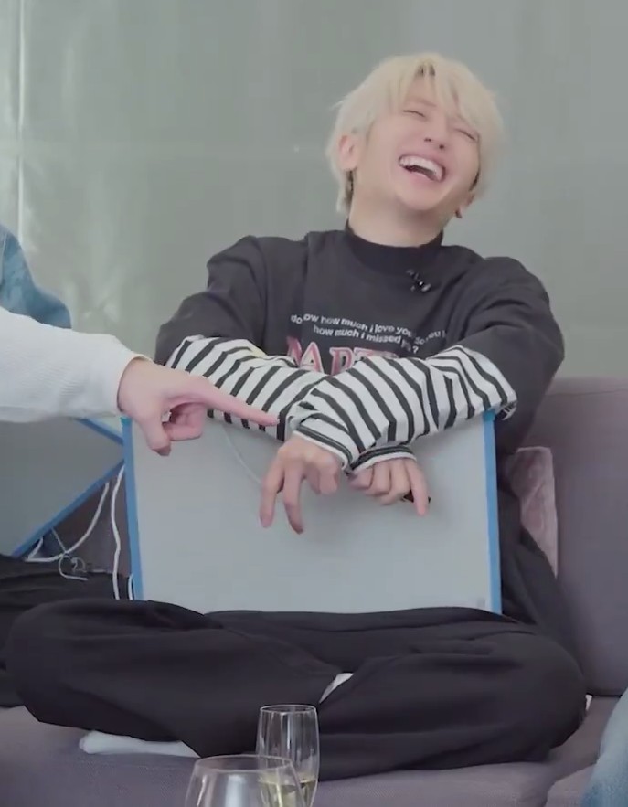 Nissyのこのポーズ大好き😍
本家(カズキさん)が遅れてるのもオモロイ🤣
Nissyがめちゃくちゃ楽しそうで嬉しい😊
この笑顔ずっと見ていたいな💕

#Nissy
#NissyEntertainment
#NissyRe10th 
#カズキのタネ