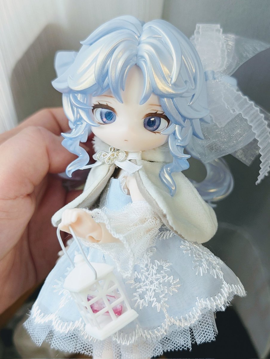 余らせてる月飛びちゃんワンオフっ子にして出品しようかな〜と思って色々作ってるけど、カタチになってきたら可愛くて売りたくなくなってきたゾ！