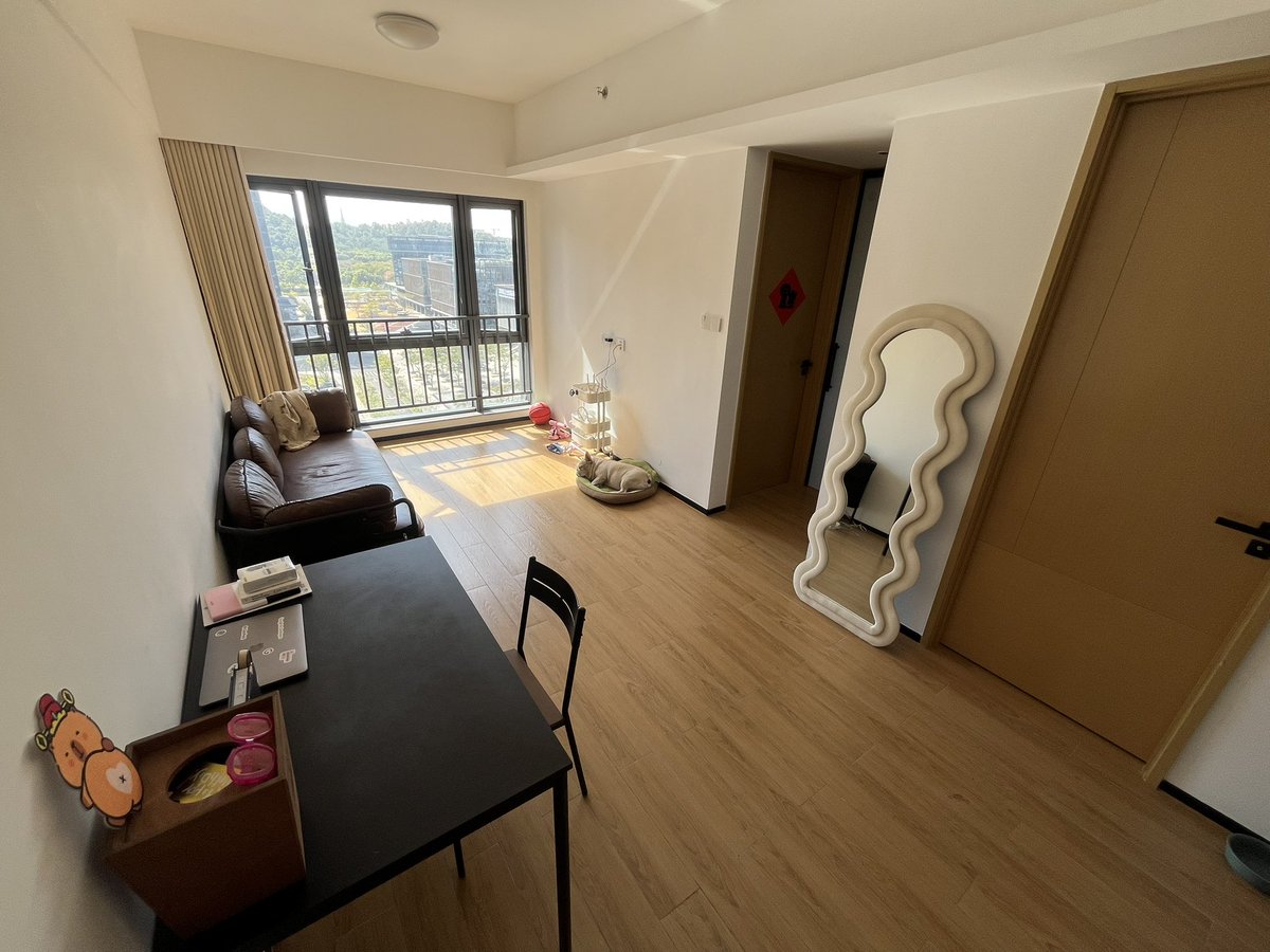 szewailaw_lis's tweet photo. Indie hackers should seriously consider Shenzhen.

My two-bedroom apt with an unbeatable window view costs only about $480 USD

International university town downstairs, mountains all around ✨ https://t.co/rhgUGFGaxt