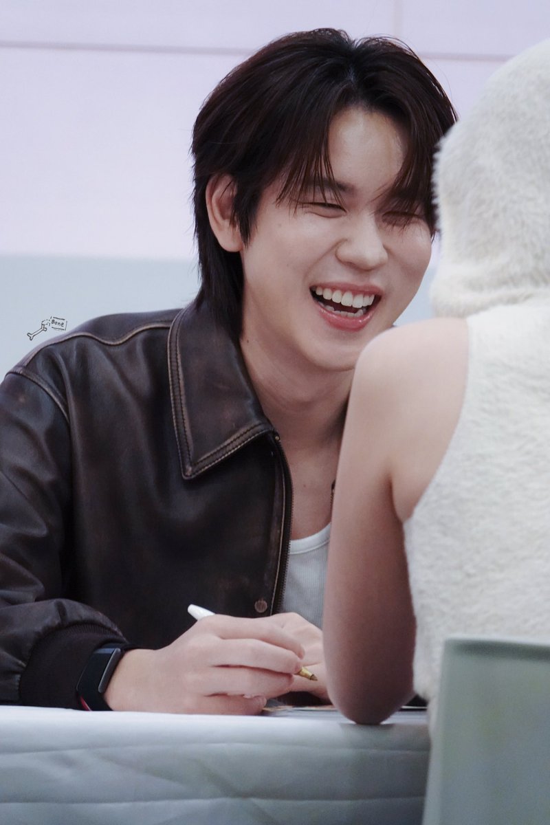 Pavee2543's tweet photo. มีสติหน่อยคุณแบมมม จับหน่อยจะวูบบบ 😝💕
#BounPremFansign
#AETERNITASxBounPrem
#BounPrem #บุ๋นเปรม https://t.co/jk8LoqvRmY