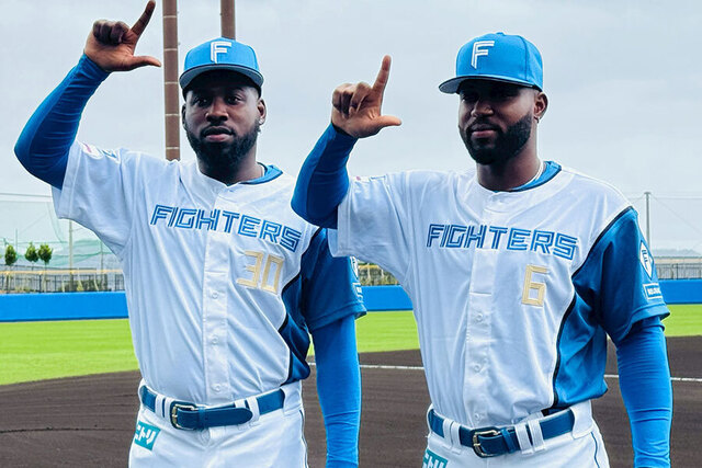 ハム新助っ人、米国で会った日本人投手　人間性に惚れ込み…教わった“礼儀”
news.yahoo.co.jp/articles/5a87c…

　日本ハムに新加入したサウリン・ラオ投手とロドルフォ・カストロ内野手が7日、沖縄県名護市内で行われている春季キャンプに合流し、入団会見を行った。内野手から投手に転向した異色の経歴...