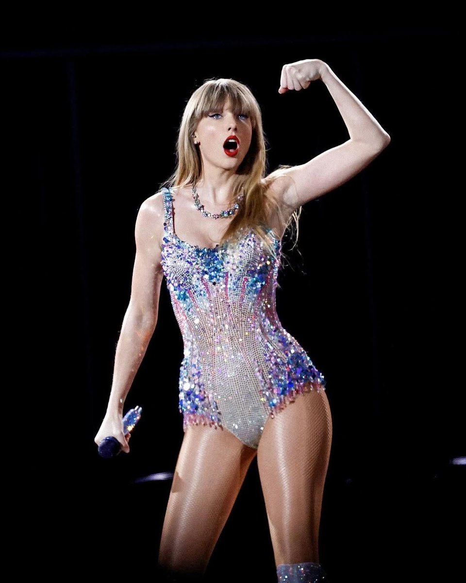 love the brunette but she will never top taybarbie