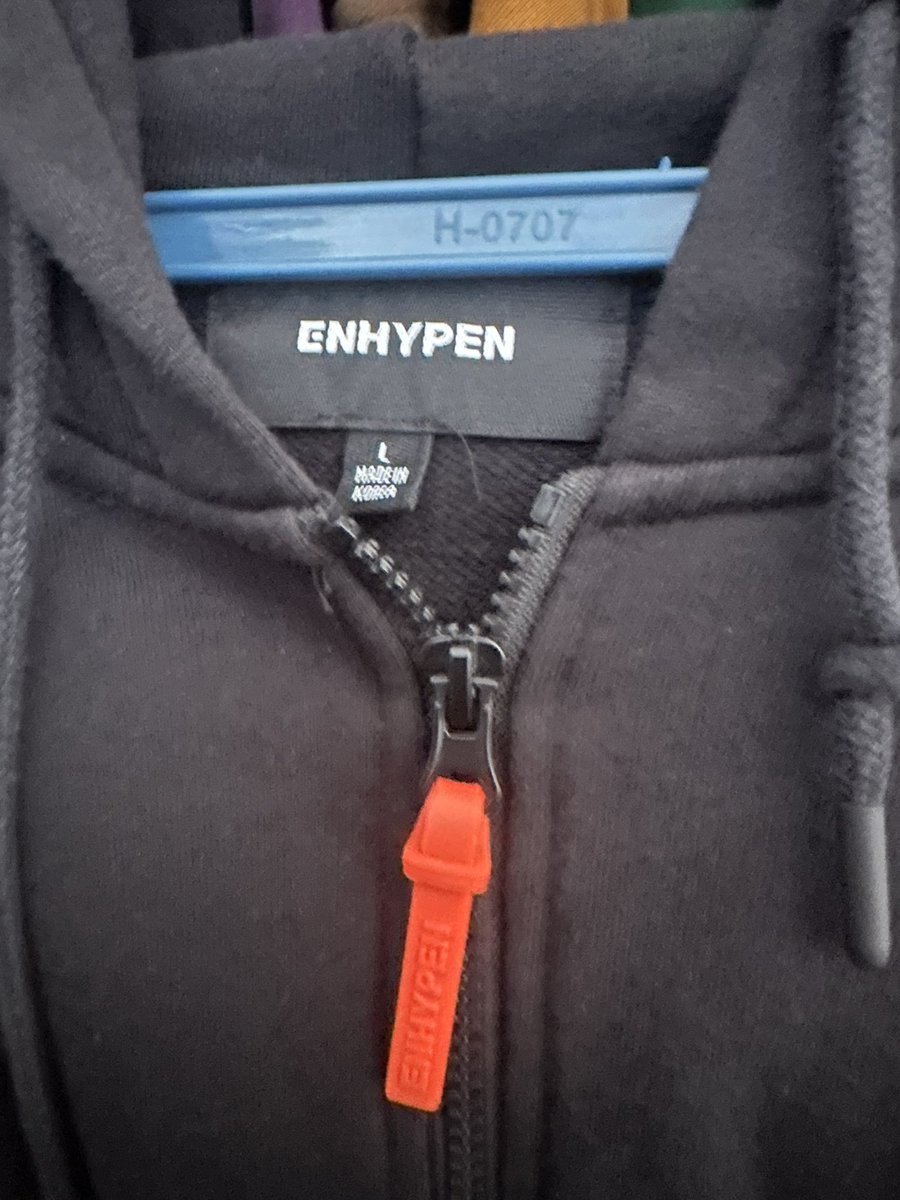 jayfredSpirits's tweet photo. LFB/WTS> Manifesto World Tour Jacket size L. Only used once during their PH stop. Offer!

#ENHYPEN https://t.co/6FS1MmeaXJ