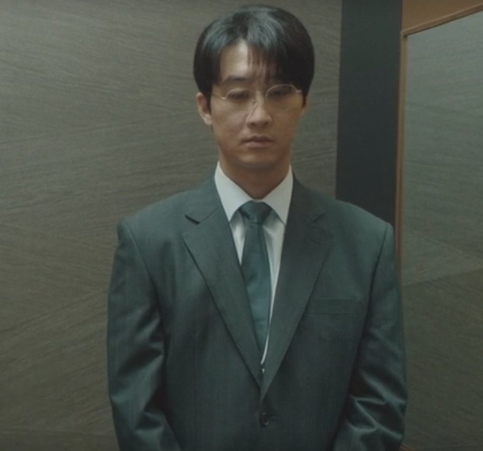 sonsarang3814's tweet image. ■현실 수긍을 못하겠다는 35살 고시원 백수

"아무것도 안 하고 반복된 삶을 사니까 시간은 하염없이 흘러가더라. 30대 초반에 부모님이랑 싸우고 쫒겨나고, 그 뒤로는 알바하면서 고시원에 맴돈다. 뭘 하려고 해도 인생이 후회가 되어서 못하겠다...(중략)... 얼굴은 녹아내린 듯 늙었는데, 정신은…