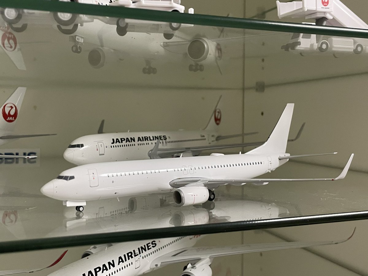 3月にハセガワからJALのB737-800が出る事でJcWingsのホワイトブランクモデルを導入しました*⋆✈ハセガワのデカールは中々いいからね︎👍🏻 ̖́-

後ろB6もJCのホワイトブランクから作りました。

家のコレクションがキャパ越えしてきたので今年は整理しながら導入してきますꉂ🤣w𐤔

 #モデルプレーン