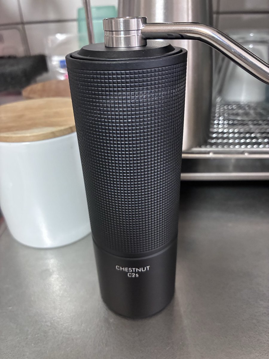 miraclewakerTK's tweet image. 買ってみた😆
これで幸せ豆挽きタイム😇
#C2S #タイムモア