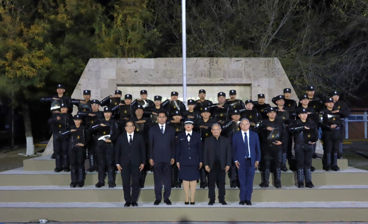 Una nueva generación de Fuerza Civil Penitenciaria egresa de la #UCS.
Formación, disciplina y compromiso para servir a Nuevo León.
¡Felicidades!
#OrgulloUCS