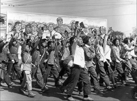 Political violence by kids—an identical replay of the Chinese Cultural Revolution！