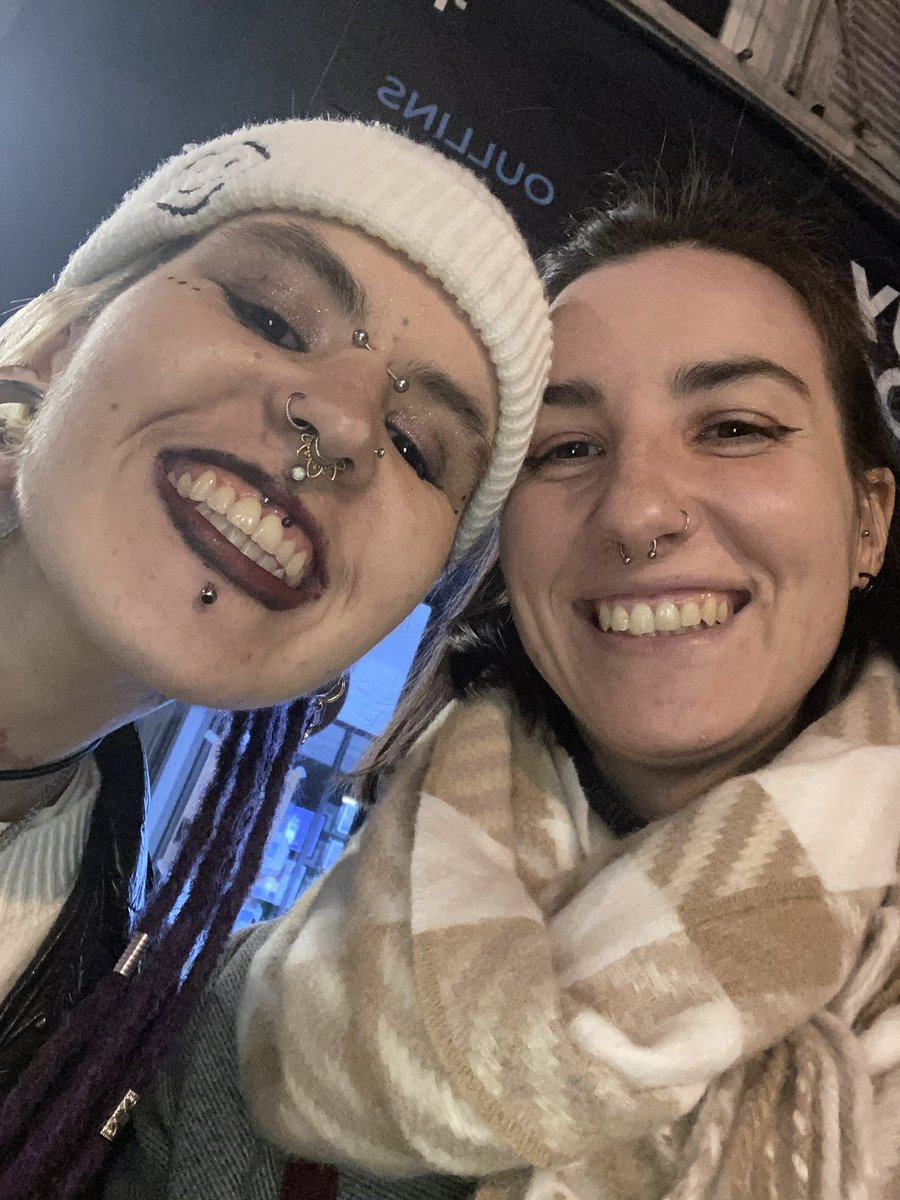 enfantdumal98's tweet photo. merci pour tout !
merci de m’avoir redonné le sourire le temps d’une semaine. 
je t’aime fort mimi ! 💛

on dit un grand merci à Emma! https://t.co/3oxZrNfx4c