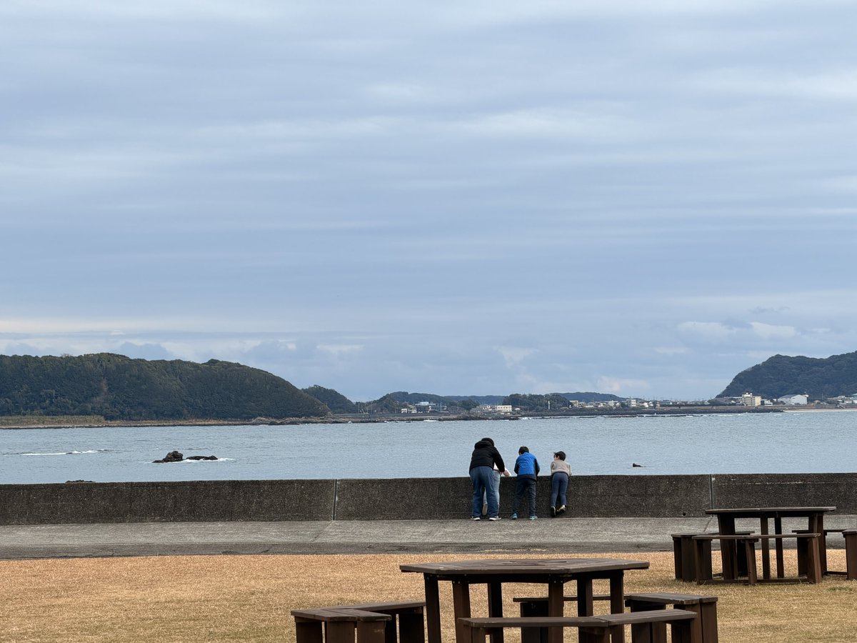 【君の旅キャンプ】
〜本州最南端〜

海のそばの水族館へ！
今日のお楽しみスタート🐬🎉

#こども
#アウトドア
#キャンプ
#ジャパンアウトドアファクトリー
#子どもキャンプ
#JOFあわくらキャンプ