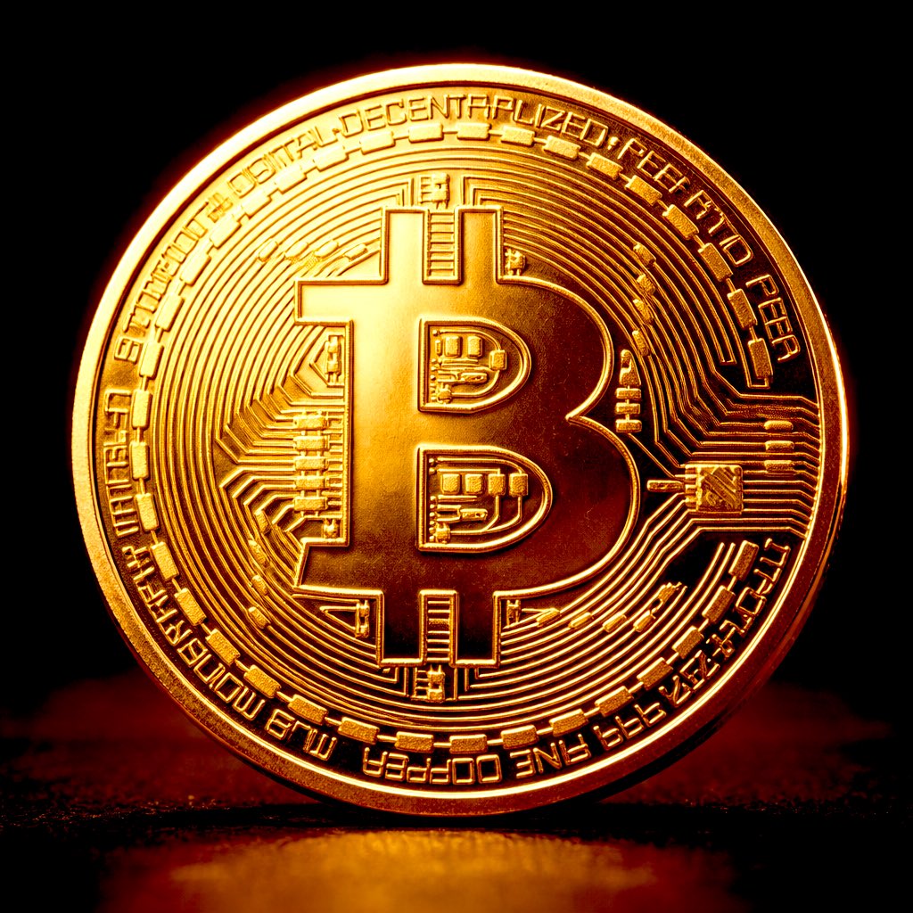 Investments_CEO's tweet photo. HUGE: 🇦🇪 The UAE now holds over $700,000,000 in Bitcoin! https://t.co/AaQ2wlE3tg