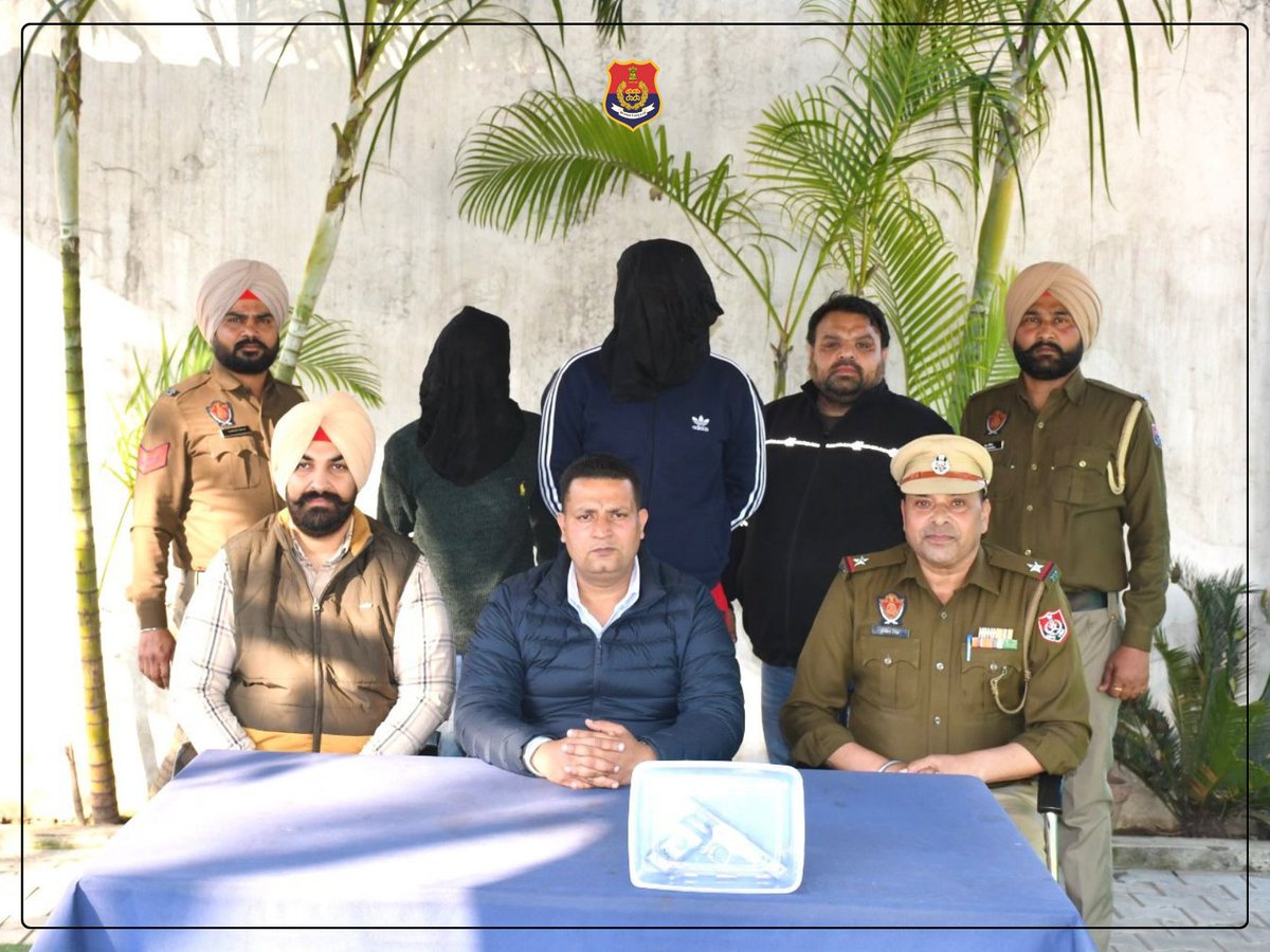 Ludhiana_Police's tweet image. ਕਮਿਸ਼ਨਰੇਟ ਪੁਲਿਸ ਲੁਧਿਆਣਾ ਅਧੀਨ ਸਪੈਸ਼ਲ ਸੈੱਲ ਵੱਲੋਂ ਇੱਕ ਪਿਸਤੌਲ .30 ਬੋਰ ਅਤੇ 04 ਜਿੰਦਾ ਰੌਂਦਾਂ ਸਮੇਤ 02 ਦੋਸ਼ੀਆਂ ਨੂੰ ਗ੍ਰਿਫਤਾਰ ਕੀਤਾ ਗਿਆ।

#Ludhianapolice #PunjabPolice #SpecialCell #ArmsAct #CrimeControl #PoliceAction #PublicSafety
