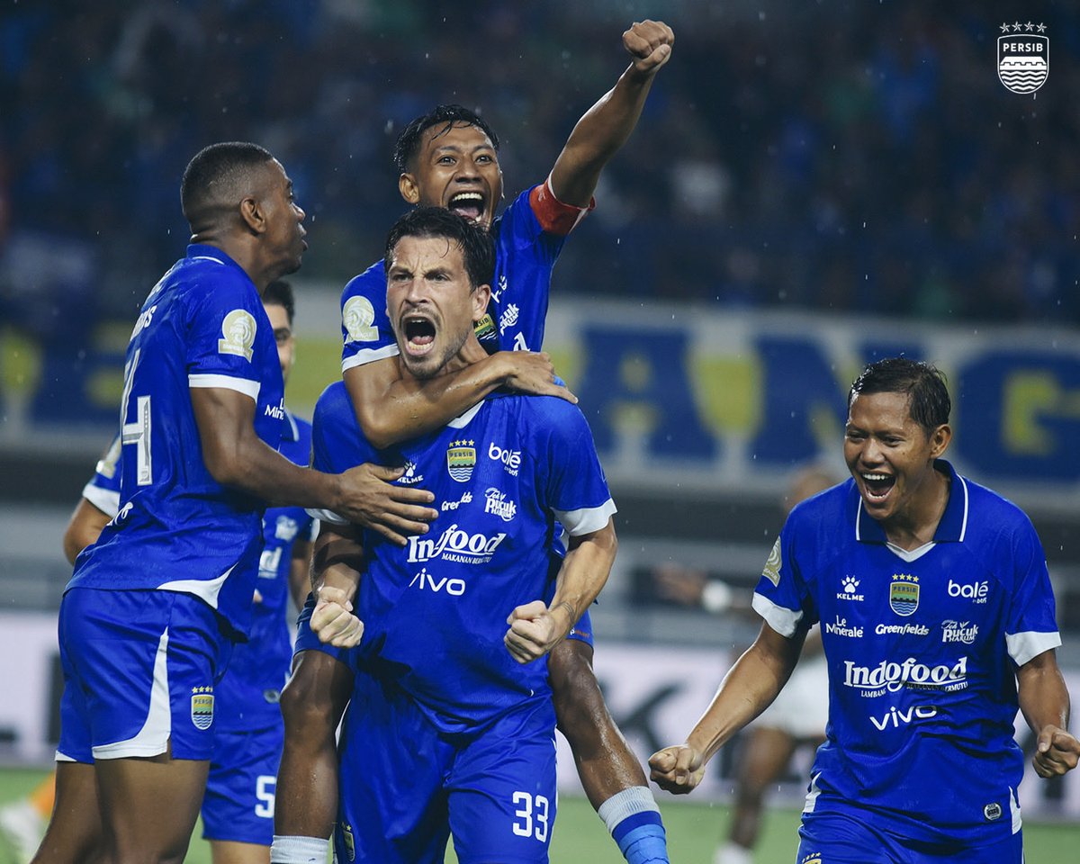 It’s cold at the top.
So we freeze the moment. ❄️

#WeArePERSIB