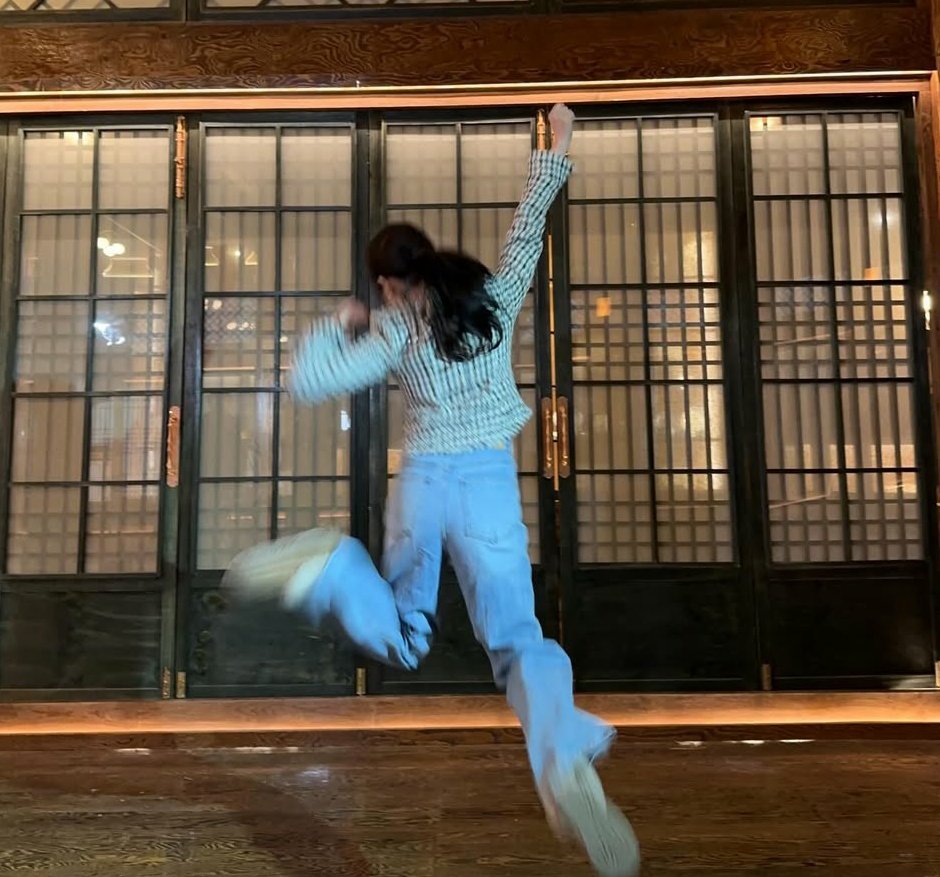 _geums8's tweet image. Wooseok saying " he surely won't cry on the last filming for Perfect Crown 🥹(I think he did) " 

meanwhile IU :