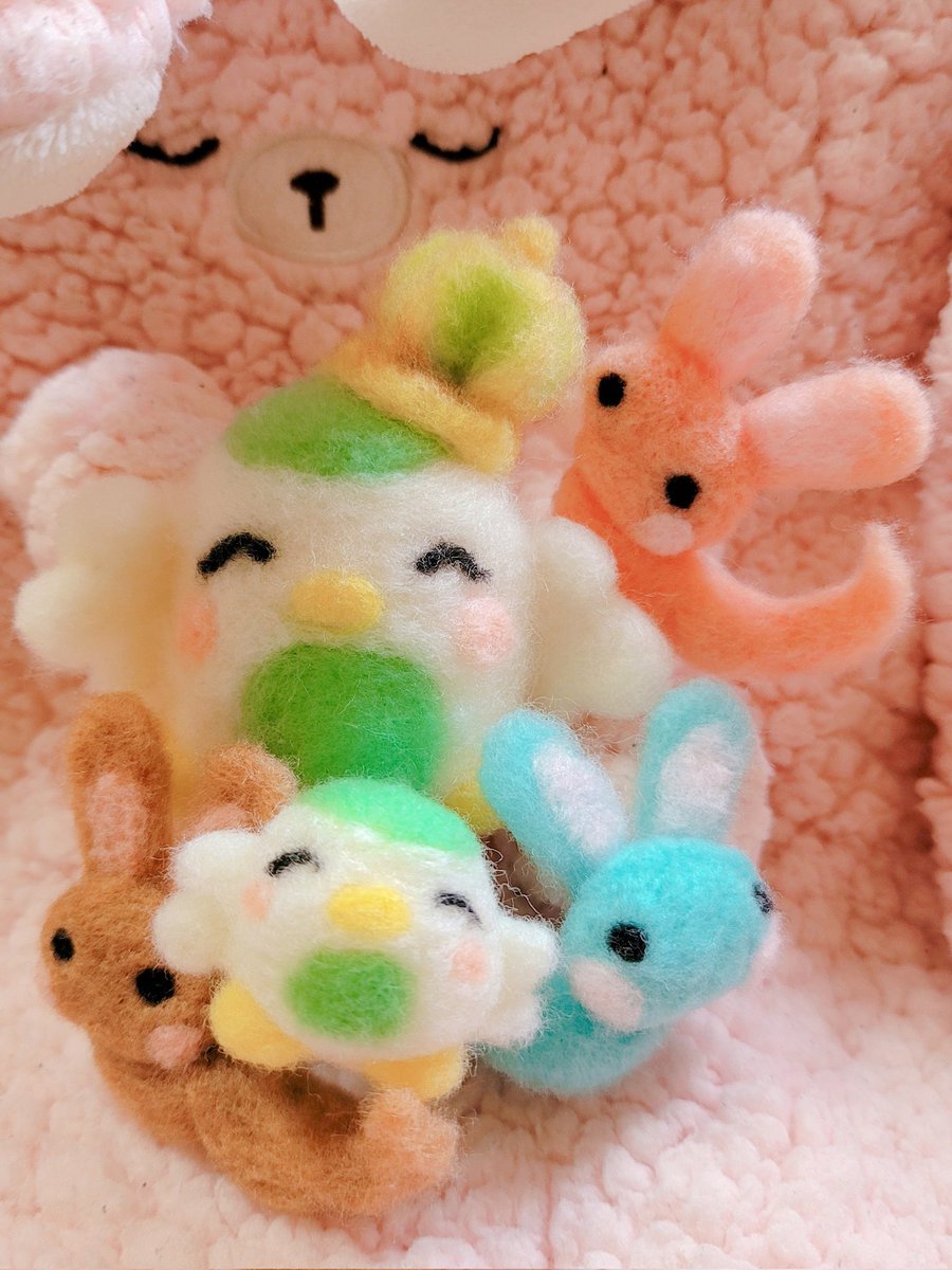 羊毛フェルトが楽しくていっぱい作ったから見てほしい🐰☺️💚