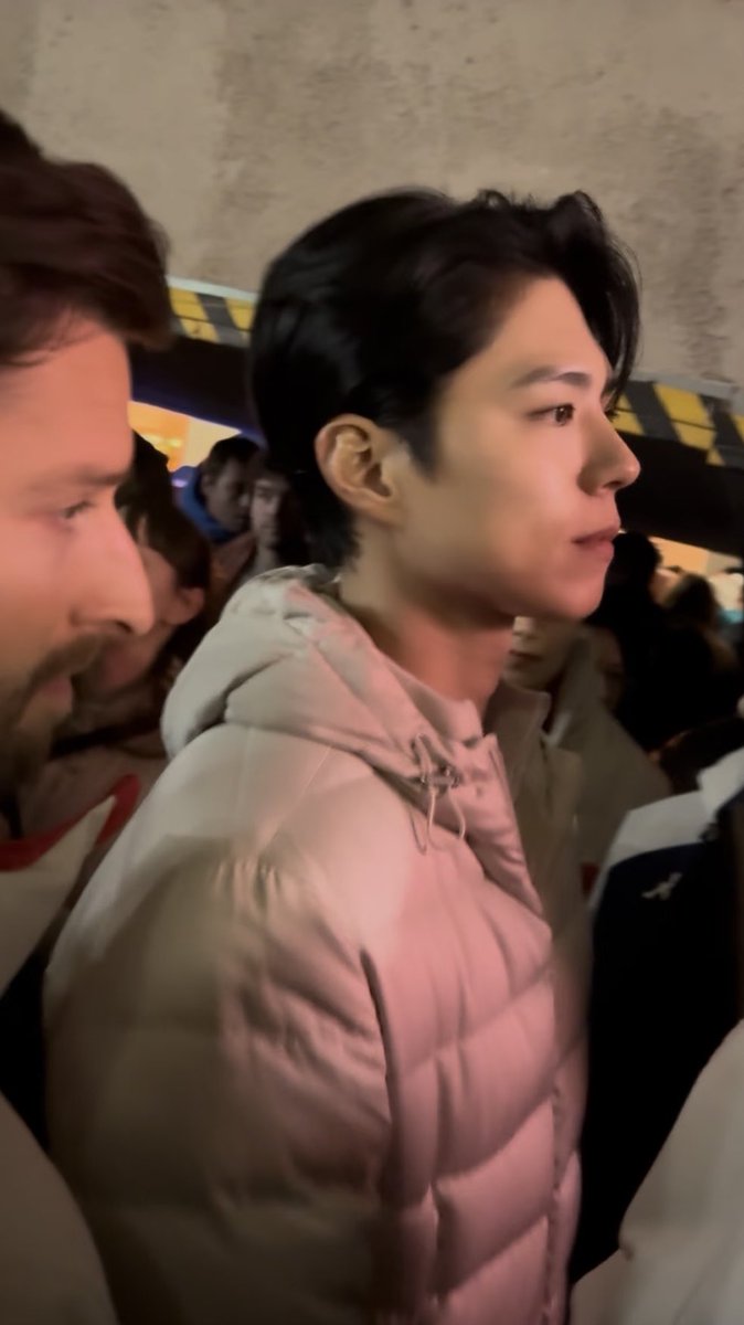 사람이 골격이 이렇게 생길수가 있지