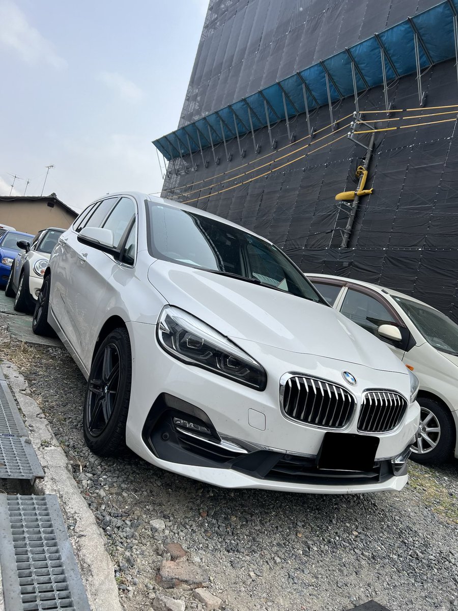 EUROStageTsune's tweet photo. BMW 218dグランツアラーをお預かりです!
今回はSOSバッテリーの交換です☺️
リヤルーフライニングの上にあるようなのでなかなか力が入りそうですね…頑張って作業させて頂きます🙌
#EUROStage #VW #Audi #BMW #218d #岡山県 #倉敷市 https://t.co/ku5tsni59y
