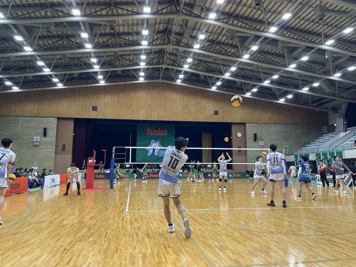 今日は勉強と試合観戦🏐