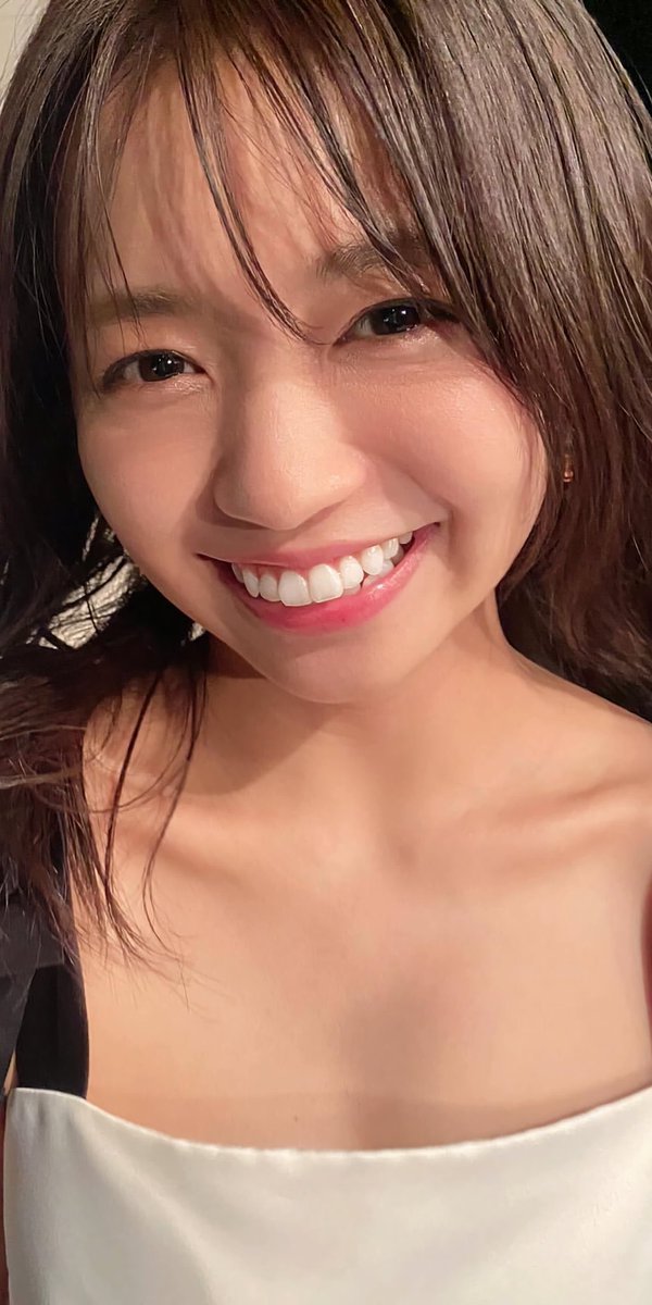 笑顔がたまらなく好きです♡♡ 笑顔に顔射したり、擦り付けたりするのが好き♡♡ 休憩中なのにムラムラするわ♡♡今日の夜はめっちゃしこる♡♡