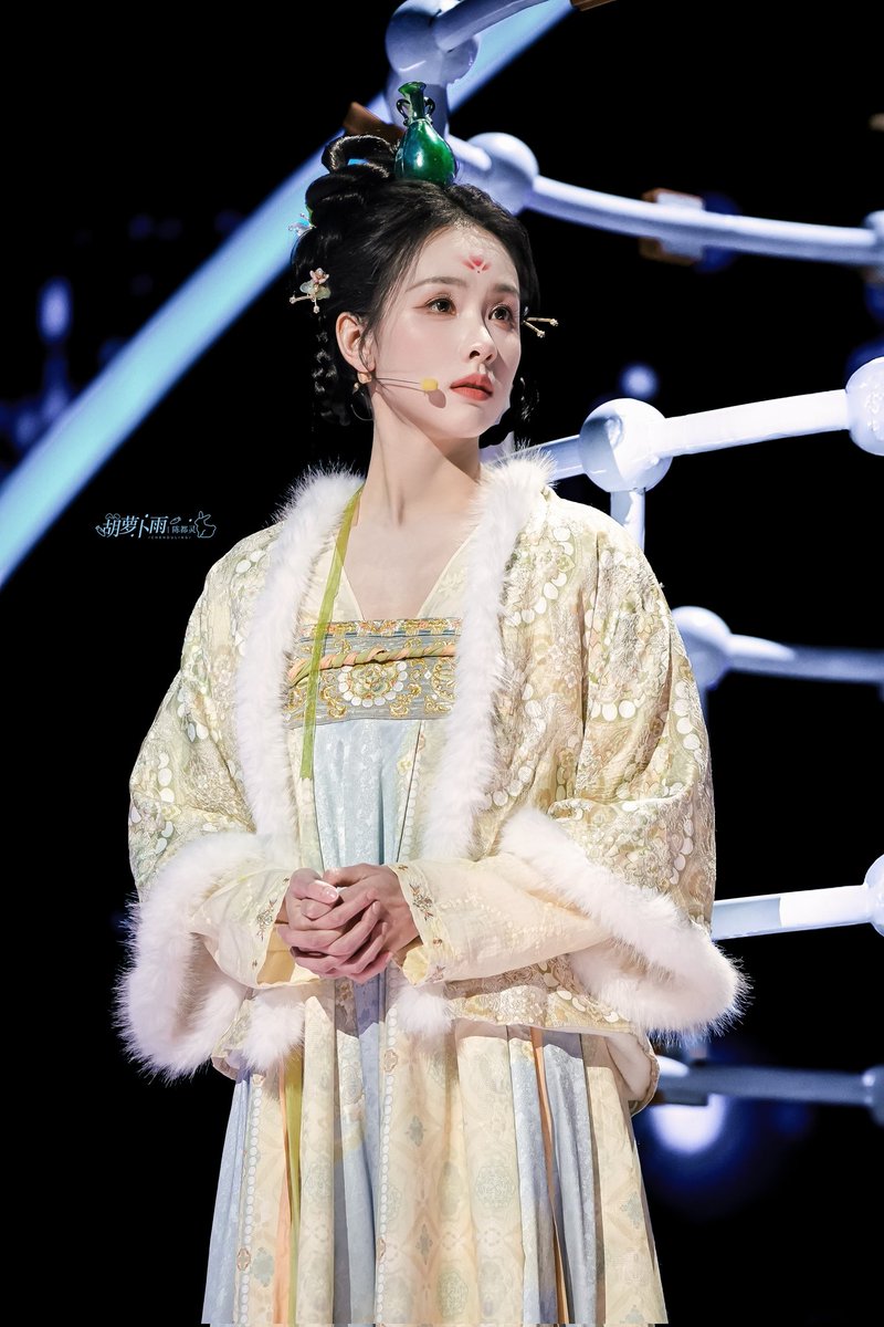 abeksaa's tweet image. jarang-jarang dudu pake hanfu tang dynasty 🥺