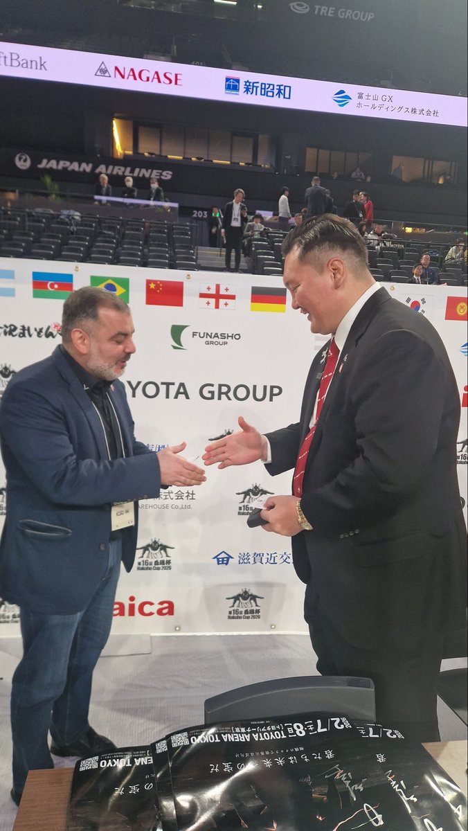 For the first time ever Azerbaijani Sumo-ka participated in #Hakuho Cup in Japan and finished the tournament with 3 wins and one loss!