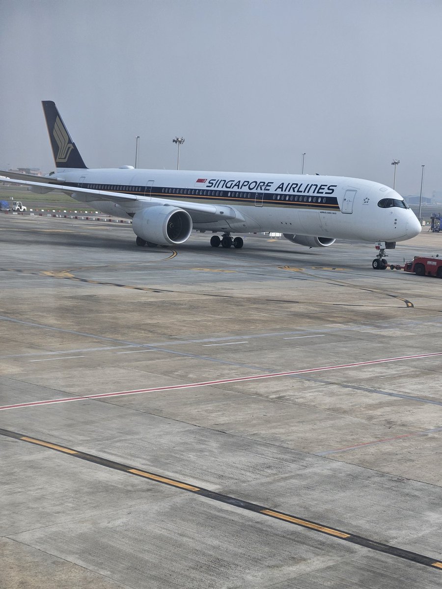 arunja's tweet photo. #Chennai #airport this morning! On way to #Dubai #Emirates https://t.co/VfsTOJdZYM
