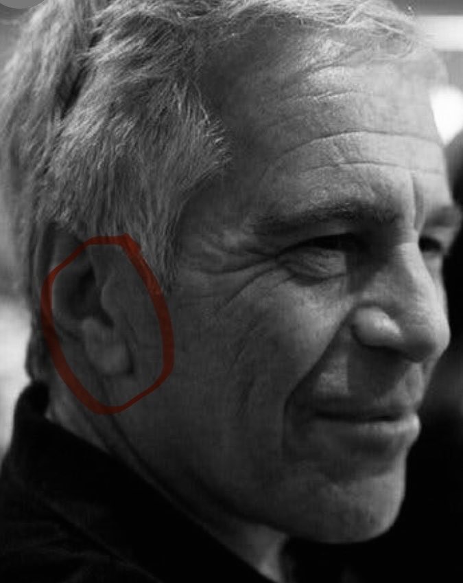 <a href="/hashjenni/">Jenni</a> Definitely JE. The ears don’t lie.