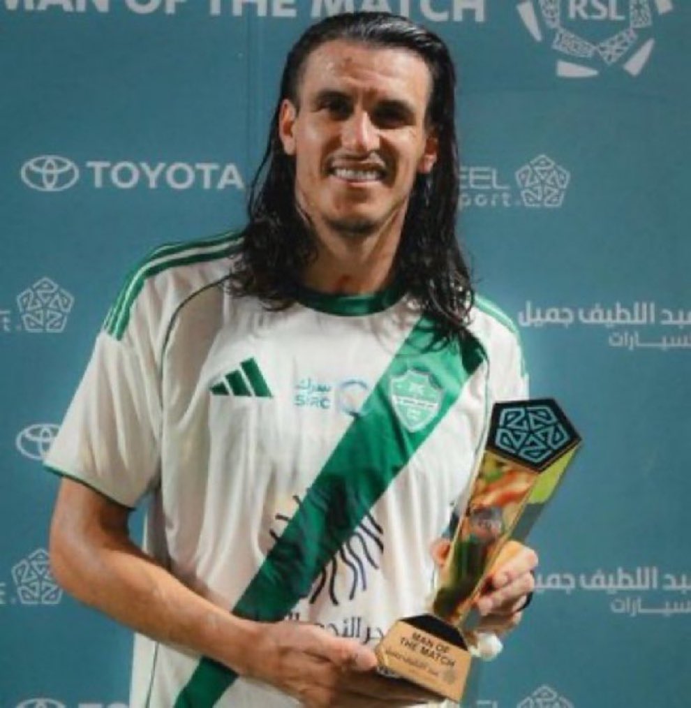 4AALSAD's tweet image. #ابيانيز باقي في عقده مع #الاهلي  سنة ونص وهناك 
من يعوي ⁉️

@ALAHLI_FC 
#دوري_روشن_السعودي