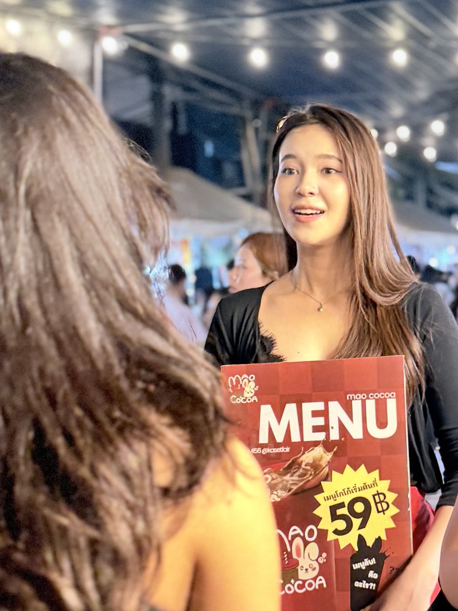 พี่สาวร้อน หนูดูแลพี่ตลอด ไม่ละสายตาเลย 
ไม่ได้จิ้นนาาา เรื่องจริง >~< 

#เกษตรแฟร์69 #NamnungXSunny #Namnungsunny #sunny_ssh #nungvdv