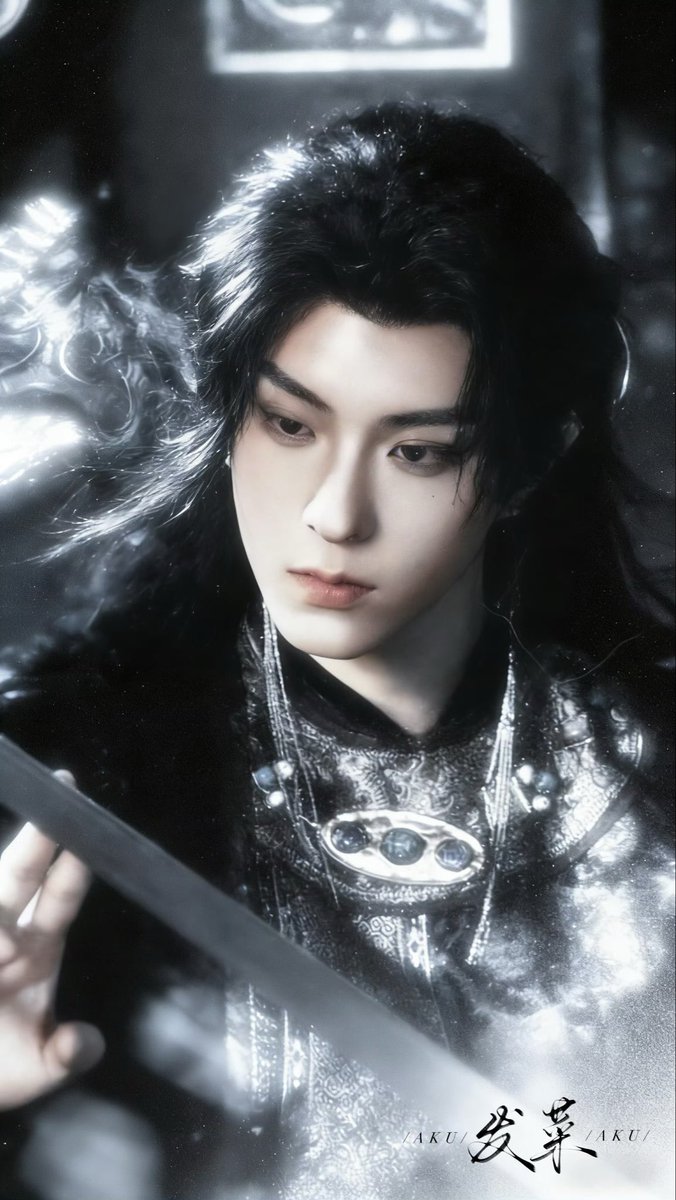 going insane rn give qiuqiu the villain role he wants