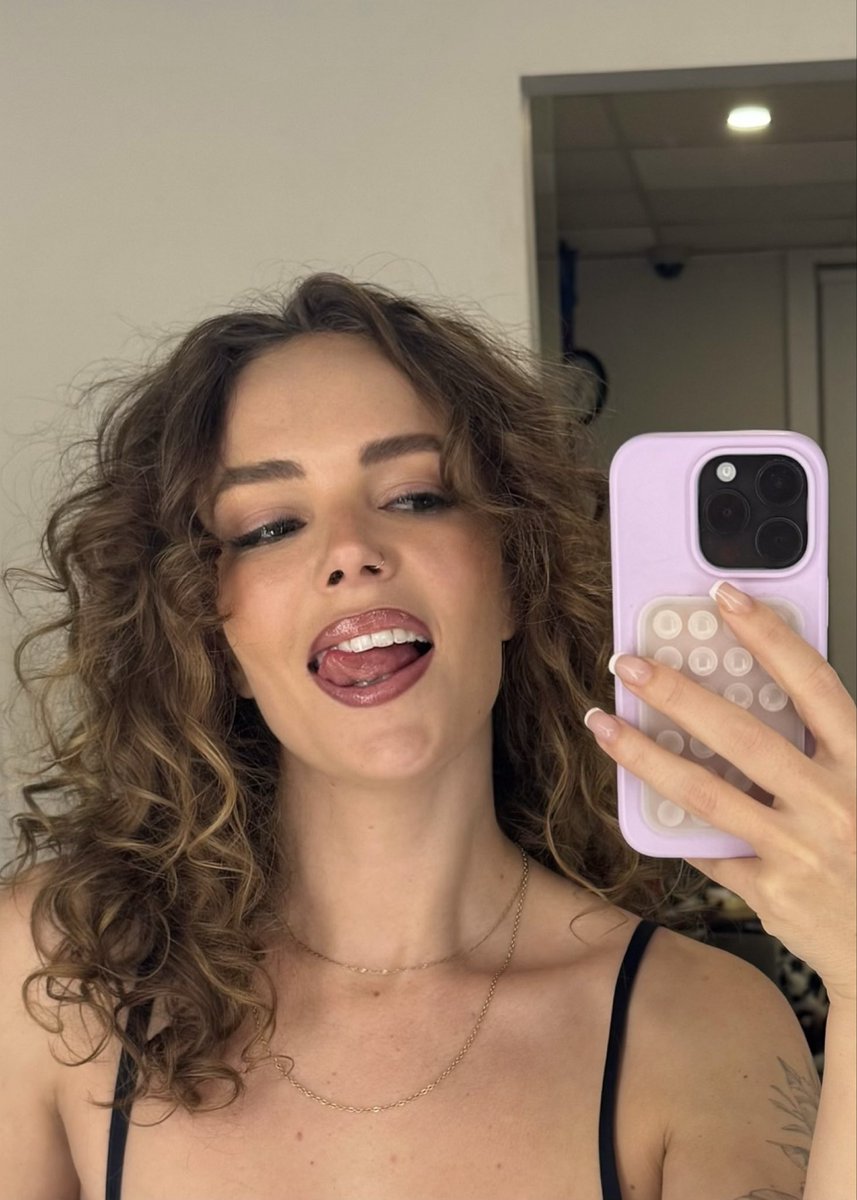 Goddess Riley tweet media