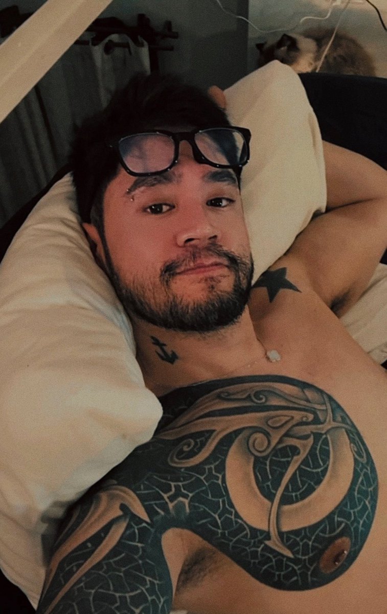 Alex 🍼🦦 tweet media