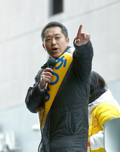 chirichirirang's tweet image. 本日、四条河原町。
国民民主党・京都1区 かつら隆俊候補が、大街頭演説に臨みました。

今もマイクが使える夜8時まで、
寒さの中でも、声の限り、ただひたすら
「現役世代の手取りを増やす政治」
「動き始めた政治を止めない」
その一点を訴え続けています。

理屈より、覚悟。
言葉より、行動。…