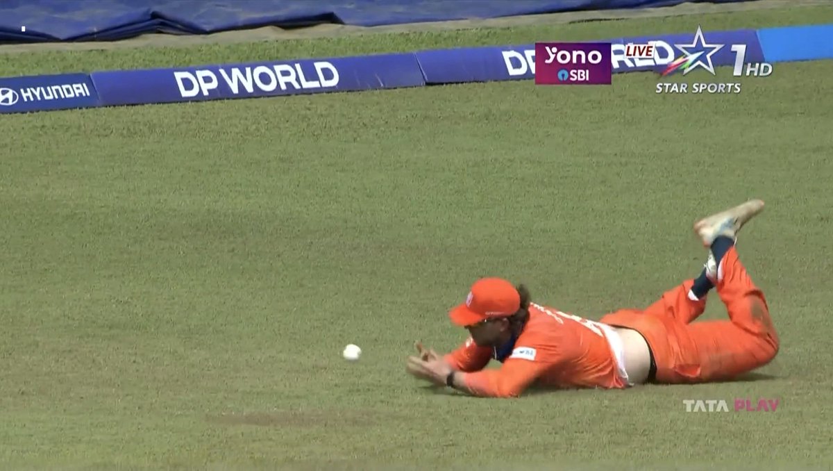 Associate Chronicles tweet media