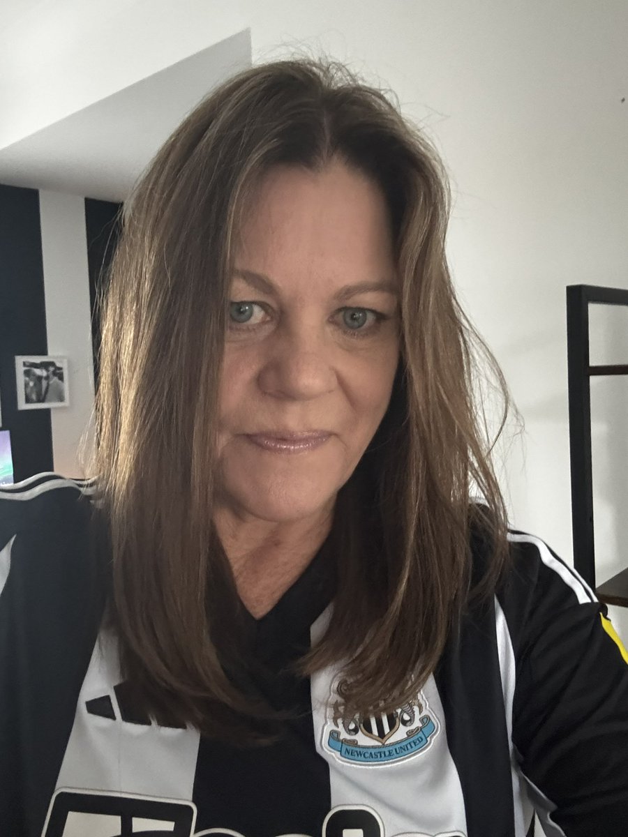 KatrinaGallon's tweet photo. Match Day! #HTL #NUFC https://t.co/vj8tiToO3T