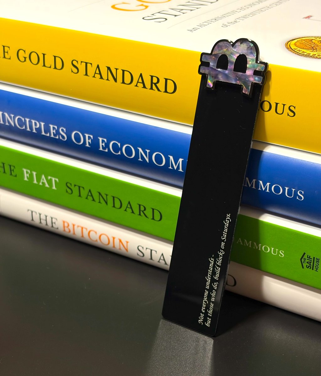 Deep respect to <a href="/saifedean/">Saifedean Ammous</a>  —your work was the starting point of my Bitcoin journey⚡️🚀

An honor to meet you, share a conversation, and gift our bookmark crafted with the philosophy of Bitcoin in mind—hope you liked it!

I loved how thoughtfully you asked about the Korean