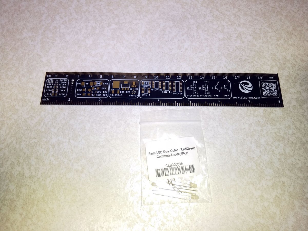 bml3mk5's tweet photo. レベル3/MB-S1用PiPicoデーターレコーダー
基板が届きました。今回はElecrow。いつも通り発注して約9日で到着。例の問題で遅れることも無く。
にしても、5枚で発注しても11枚くるのね😅
PCB定規と3色LEDはたまっていたコインで購入しました。
#BML3 #MBS1 #PCB https://t.co/WX8XtfX2AE