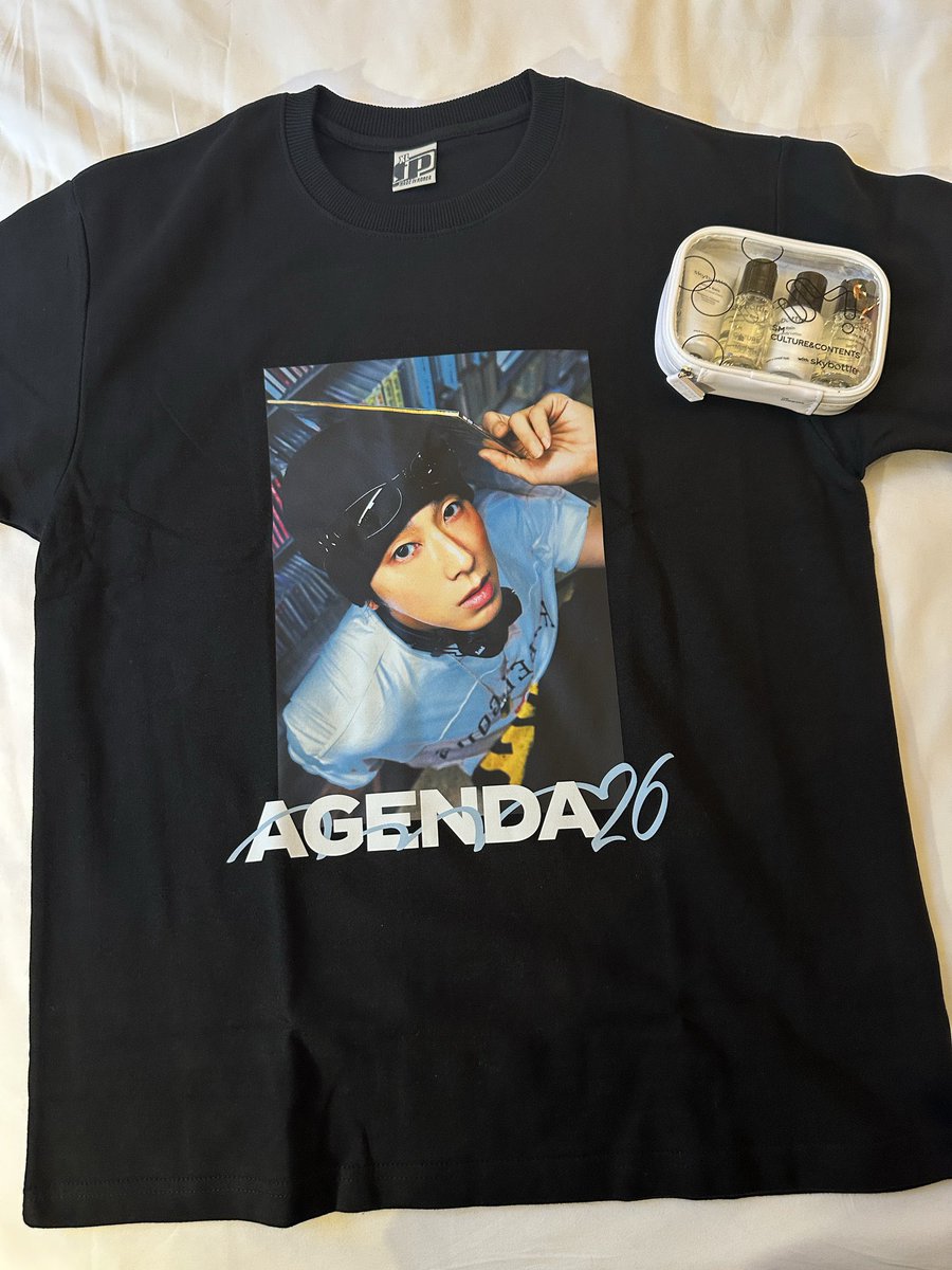 글로벌패키지는 이 티셔츠를!!! 와 너무 예쁘다!!! 7월에 입고가시면 너무너무 딱맞겠당!!!🫶