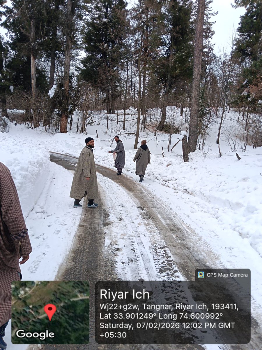 Salt and urikhad spreading#in order to prevent roads and inner paths of #DDA from frozen....