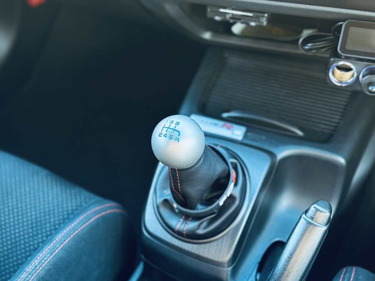 これを見た人は愛車のシフトノブ写真を貼れ 今日はシビックの