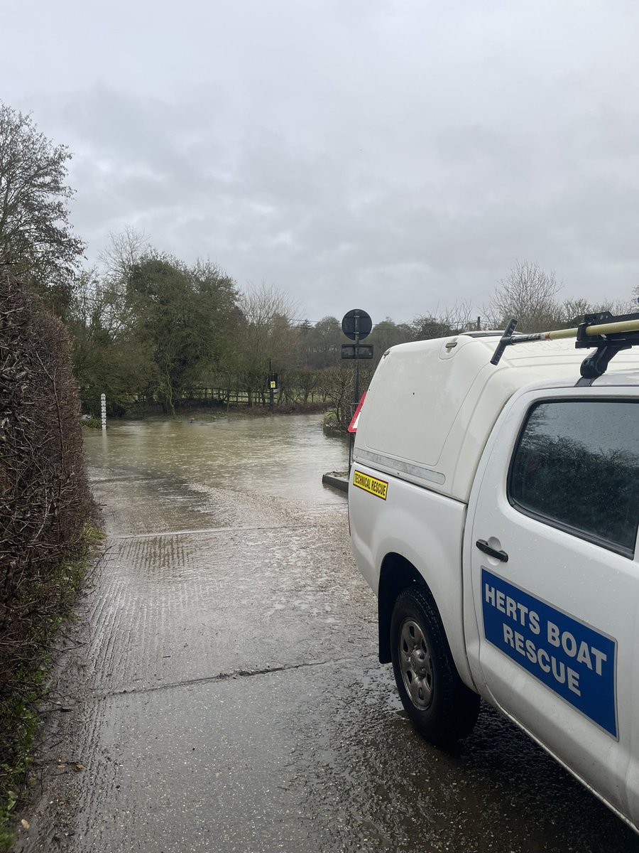 herts boat rescue tweet media