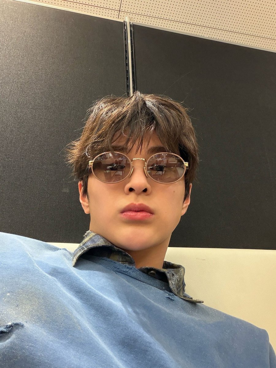 eomndutt's tweet image. aku keonho loh sekarang 😂😂😂✌🏻