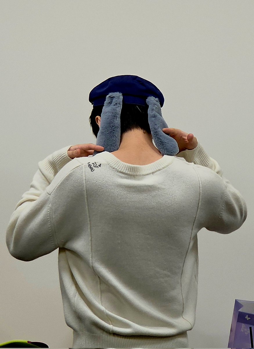 20260207 에버라인 DKZ 시그 1차 대면팬싸
귀여운 짱주디님 
그렇지 못한 그의 뒷태.. 🙂

#JAECHAN #재찬 #DKZ