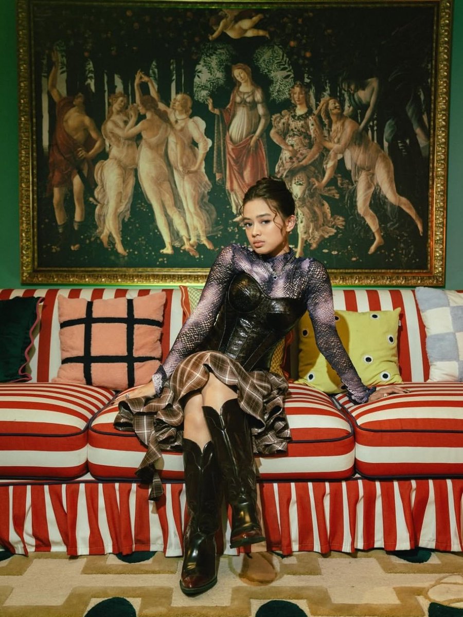 xrnm4's tweet photo. MY QUEEN😍 https://t.co/gHqW7EpZ51