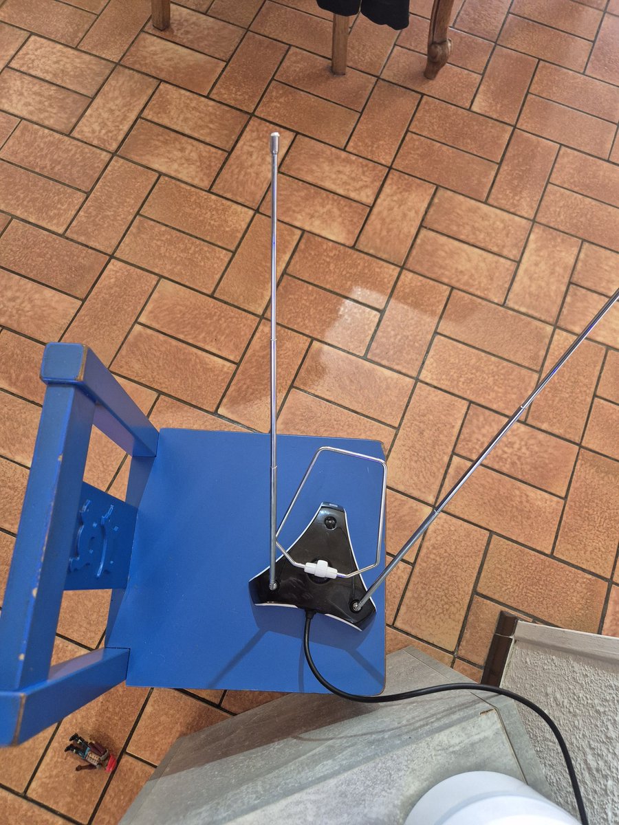 pepsiaskaya's tweet photo. Voila @proximus @ProximusGroup vu aucune solution depuis jeudi soir ( 05-02-26 ) . Et que le technicien vient seulement lundi 09-02-26 . Obligé de revenir en 1940 ..
Fou quand même qu'aujourd'hui avec la technologie on sait rien faire et qu'il faut toujours attendre . #Proximus https://t.co/c2ijn6EM6s