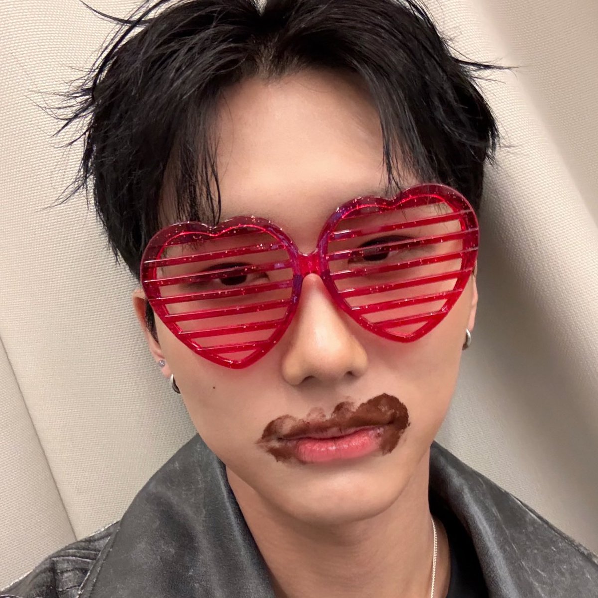 내 두쫀쿠까지 다 먹은 범인이 분명함 경찰서에서 함 봐야겟음