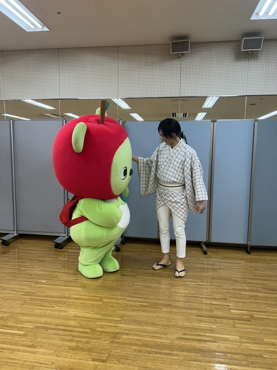 okamiya_kurumu's tweet photo. ミュージカル『ISSA in Paris』大阪初日
ご来場ありがとうございました！

今日は一茶さん、アルクマ、もずやんが
劇場に来てくれました！
可愛くてメロメロでした😂
みんなありがとうね！！
明日はアフタートークもあります！
お楽しみに🐸

#ミュージカルISSA
#ISSAここが好き https://t.co/MsQX8pDNfF